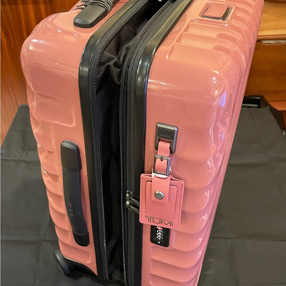 Tumi Blush Hardshell Luggage - Picture 15 of 16